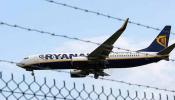 Ryanair despide a un azafato por comerse un bocadillo y no pagarlo