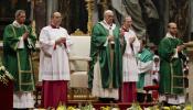 El Papa insta a los cardenales a evitar intrigas y camarillas