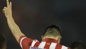 Villa pone líder al Atlético en dos minutos