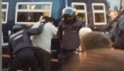 La Policía identifica a los concentrados en Sol en apoyo a los encausados del Parlament
