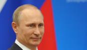 Putin advierte a Merkel: "Ucrania está al borde de la guerra civil"