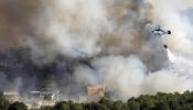 Un incendio forestal obliga a desalojar siete residencias de ancianos en Torrent