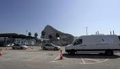 El Gobierno de Gibraltar envía a Bruselas más de 500 quejas por las colas en la frontera