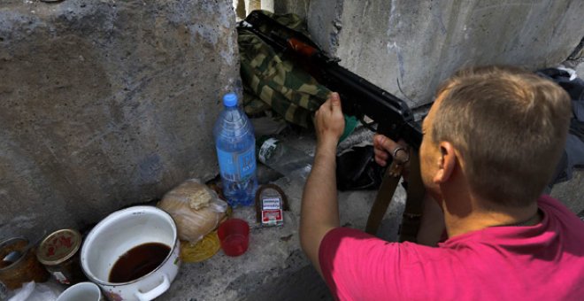 Al menos dos muertos en combates entre prorrusos y proucranianos en Slaviansk