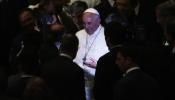 El Papa, enfadado por la lujosa comida en El Vaticano durante las canonizaciones