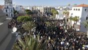 Masiva manifestación en Canarias contra las prospecciones de Repsol