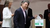 Santos dice al votar que hoy se definen "grandes cosas" para Colombia