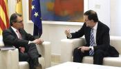 Mas y Rajoy libran un duelo verbal 'de besugos' sobre la consulta catalana