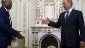 Putin ignora la presión internacional y califica de "peligro mortal" las acciones de Kiev