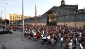 Trescientos violonchelistas abren la Diada con el Tricentenario de fondo