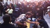 La Policía carga contra los asistentes al Rodea el Congreso