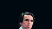 Aznar acusa al Gobierno de "suplicar y mendigar" gestos a ETA