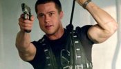 A Brad Pitt le confiscan las armas de su última película de zombies