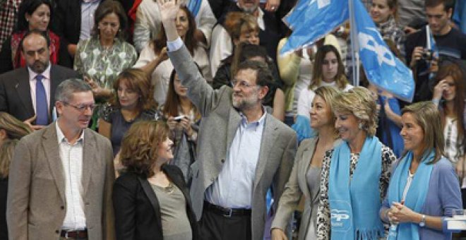 Rajoy muestra piezas de su Consejo de Ministros