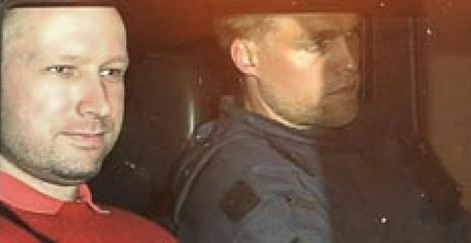 Las dos llamadas de Anders Breivik a la Policía noruega