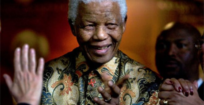 Mandela se encuentra "fuera de peligro" y podría ser dado de alta mañana