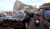 La subida del IVA dispara las colas de coches en la frontera de Gibraltar