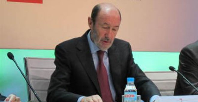 Rubalcaba culpa a CiU de "retrasar el final de la crisis" con su plan soberanista