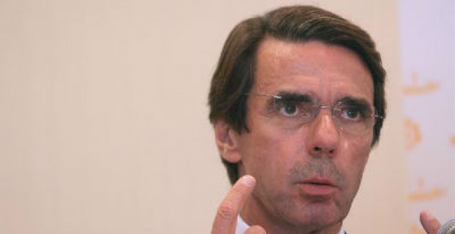 Aznar avisa a Rajoy del "precio político" del rescate