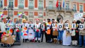 Trabajadores de Telemadrid escenifican un belén viviente contra el ERE