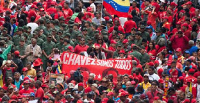 Manifestación multitudinaria en Caracas en apoyo a Chávez