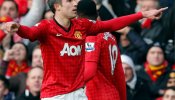 Van Persie le da el clásico al United bajo la mirada de Mourinho
