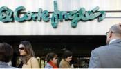La patronal de Carrefour y El Corte Inglés pide eliminar una paga extra a sus trabajadores