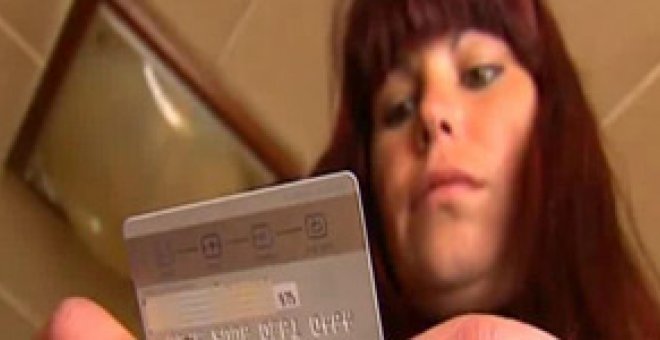 El Gobierno indulta a la madre que pagó comida y pañales con una tarjeta ajena