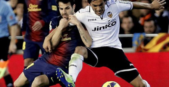Un buen Valencia neutralizó el fútbol del Barcelona
