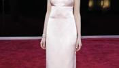 Anne Hathaway se disculpa por el vestido que llevó en los Oscar