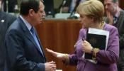 El Gobierno de Chipre justifica el rescate como la "única solución" y la oposición lo tacha de "humillación y chantaje"