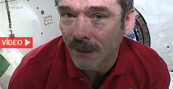 Un astronauta muestra por qué no conviene llorar en el espacio