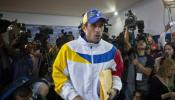 Capriles oficializa su petición de recuento mientras se rebaja la tensión en Venezuela