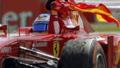 La FIA pide explicaciones a Alonso por portar una bandera española