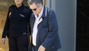 El cajero del PP declara que el extesorero le llegó a dar ocho paquetes de dinero en efectivo en un día