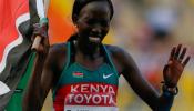 Kiplagat hace historia en la maratón femenina
