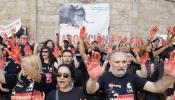Rodean la plaza de toros de Pontevedra para pedir la abolición de las corridas