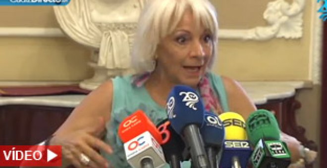 La alcaldesa de Cádiz: "Hay gente que pide para comer y tiene Twitter, que cuesta dinero"