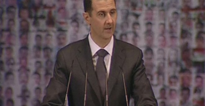 Al Asad califica de "insulto" la acusación de que emplea armas químicas