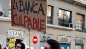 El 15-M vuelve a Sol para juzgar a la banca