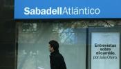 Sabadell retira su ERE a cambio de ajustes en pensiones y vacaciones