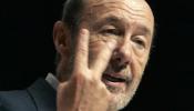 Rubalcaba afirma que Caja Madrid fue "una caja llena de basuras de los políticos del PP"