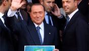 El 'delfino' de Berlusconi le traiciona y llama a apoyar a Letta