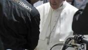 El Papa dona una de sus Harley Davidson a un comedor de Cáritas