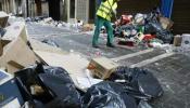 La huelga de limpieza en Madrid divide a los sindicatos ante 1.144 despidos