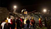Al menos un muerto y 50 personas atrapadas al derrumbarse un centro comercial en Suráfrica
