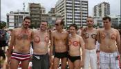 Las brasileñas se quitan el sujetador y exigen que se legalice el 'topless'