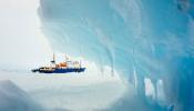 Evacuados con éxito todos los pasajeros del buque encallado en la Antártida