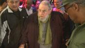 Fidel Castro reaparece en la inauguración de un estudio de arte en La Habana