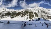 Unas 240 personas permanecen aisladas en el Pirineo oscense por los aludes